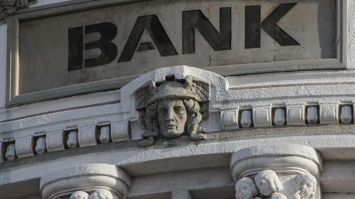 पुदुचेरी के सहकारी बैंक पर RBI की पाबंदी, 5,000 रुपये की निकासी सीमा